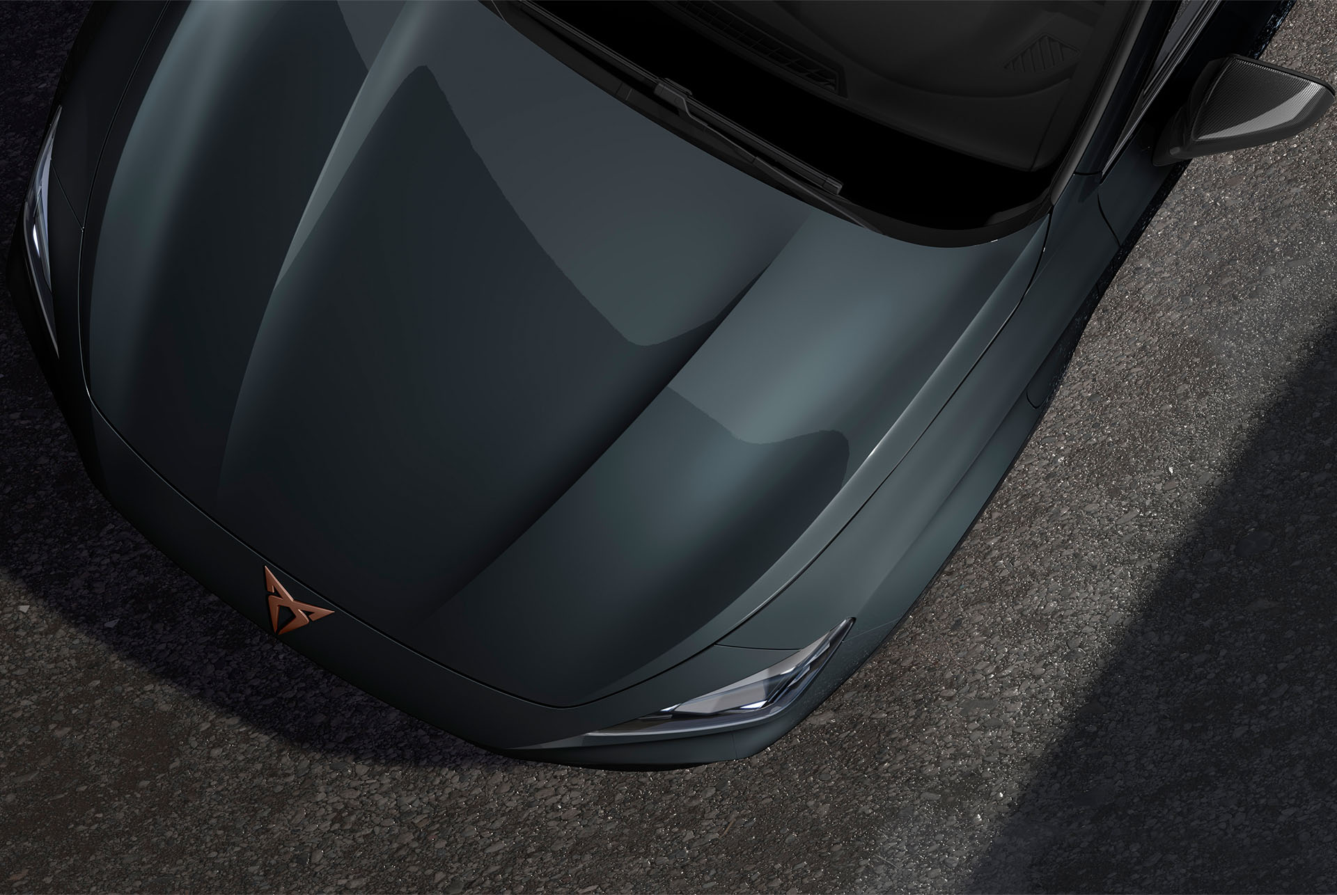 Upper shot of the front nose of the CUPRA Formentor in Fiord Blue with metallic finish.