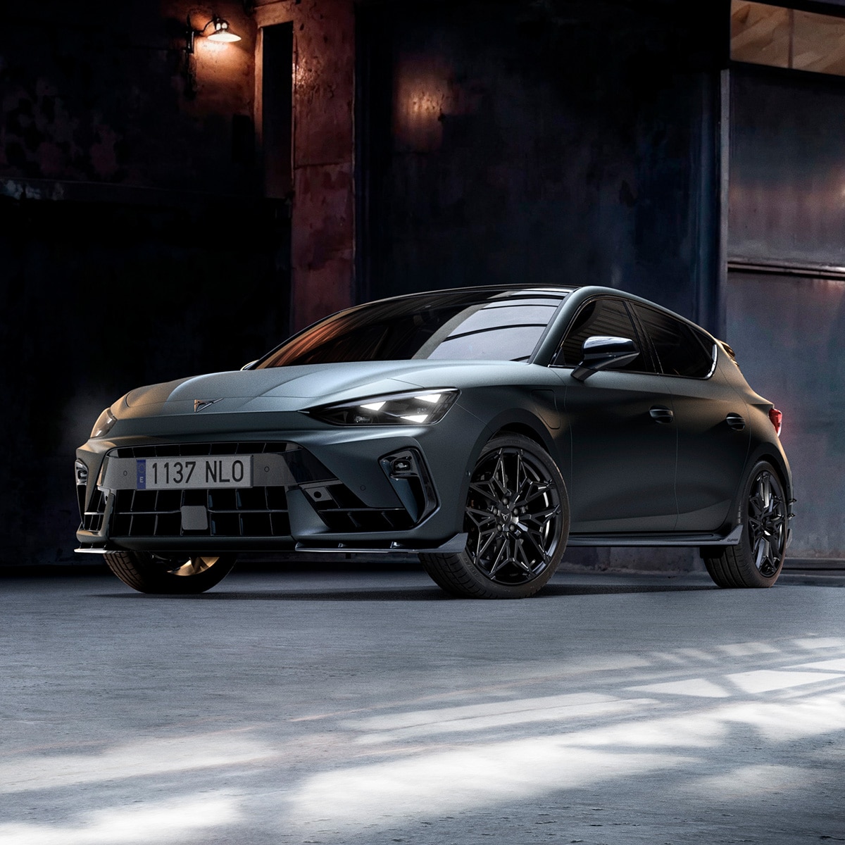 Low-angle shot of the CUPRA Leon 5D, showcasing the Custom pack's commanding touch.