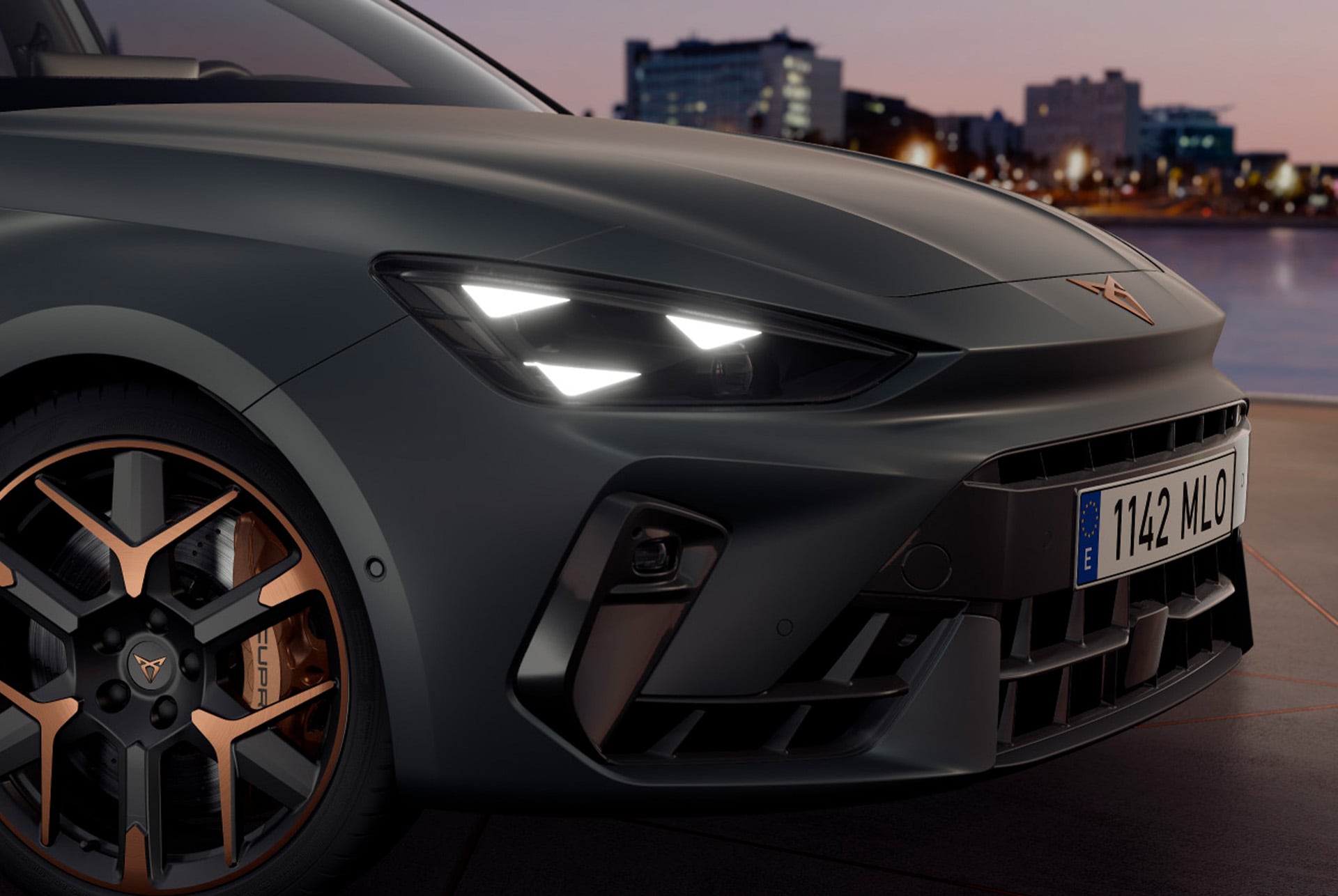 new cupra leon 2025 phev car technology, matrix led headlights, forged wheels with copper accents and brembo brakes