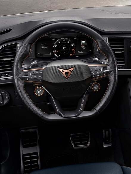 cupra-ateca-sport-steering-wheel-with-easy-gear-shift