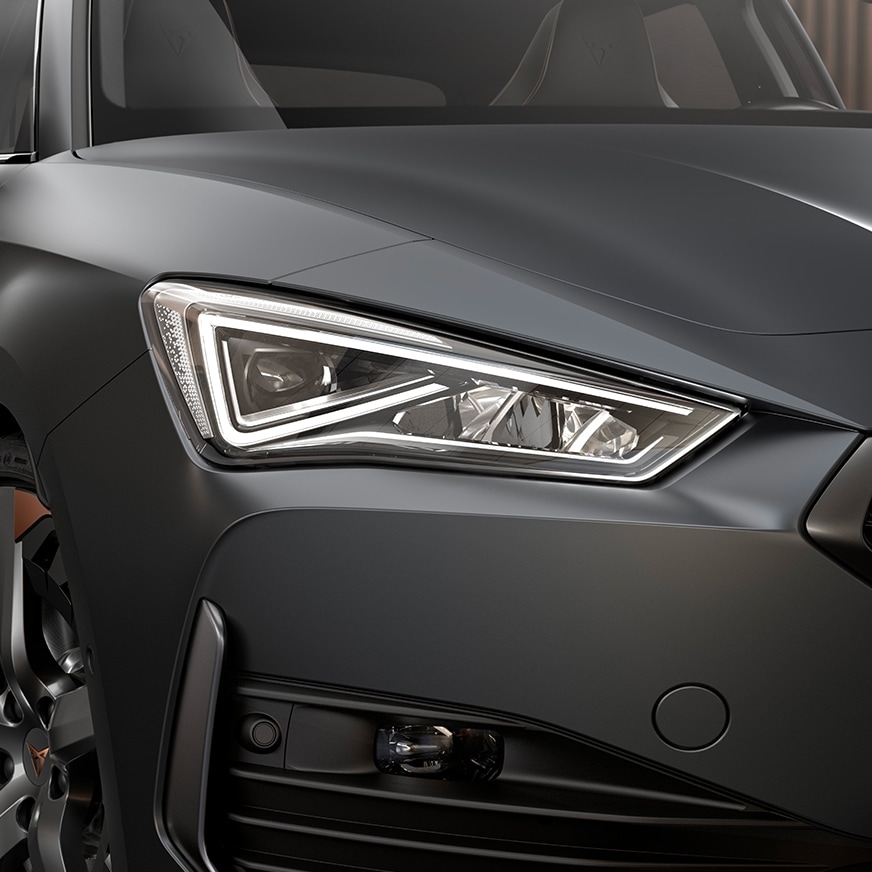 cupra leon 5d hero detailed view headlamps